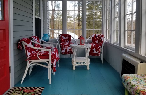 Georges Mills House | Ideal Vacation Home with Pool & Lake Views near Dartmouth