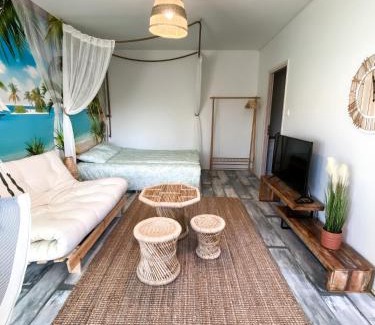 Hanko Apartment | Family-Friendly Happyhosts Beach House Studio Retreat