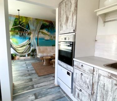 Hanko Apartment | Family-Friendly Happyhosts Beach House Studio Retreat