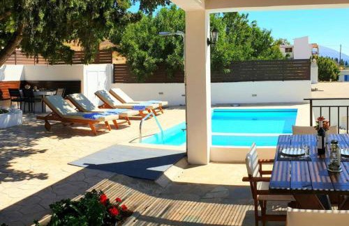 Monolithos House | Elegant Hara Monolithos House in Picturesque Rhodes