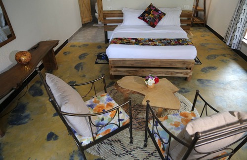 Arusha House | Enchanting Arusha: Family-Friendly Stay with Pool & Dining
