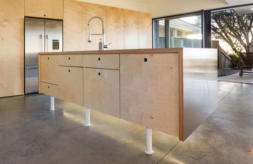 Waikanae House | Harakeke: Beachfront Holiday Home with Pool & Spa