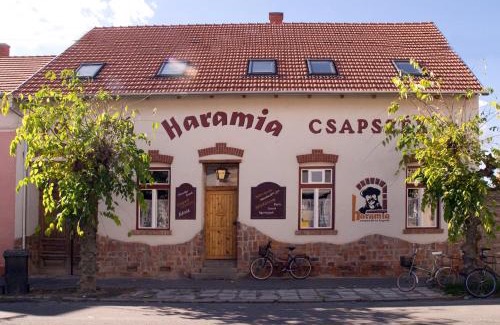 Szombathely House | Top-Rated Haramia Csapszék és Fogadó with Breakfast Included