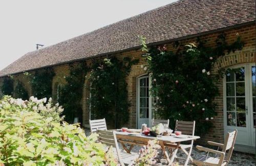 Salbris Villa | Discover Haras du Vignault: Pet-Friendly Haven with 9.8 Rating