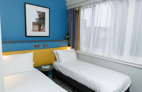 Newport Pagnell Hotel | Convenient Harben House: Family-Friendly with Delicious Dining