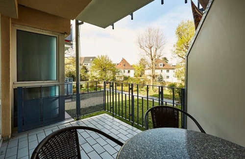 Weststadt Mittlerer Teil Apartment | Cozy Harbor Apartments in Karlsruhe-Weststadt for Families