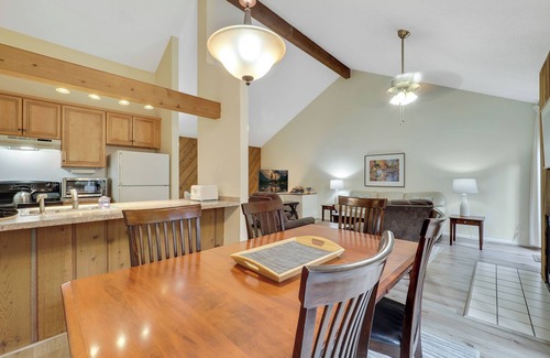 Menonaqua Beach Condo | Harbor Cove #11, Near Skiing, Golf & Downtown