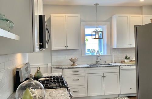 Dartmouth Cottage | Seaside Retreat: Harbor Front Cottage in Padanaram Village