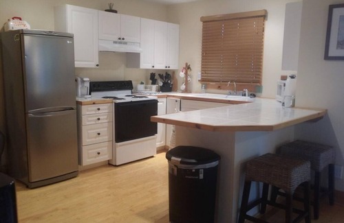 Union Pier House | Harbor Haven: Top-Rated Hotel Near Lake Michigan!