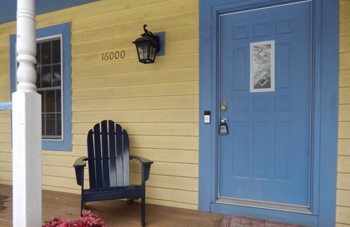 Union Pier House | Harbor Haven: Top-Rated Hotel Near Lake Michigan!