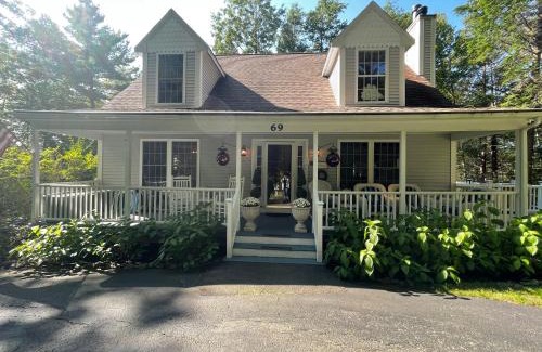 York House | Cozy Harbor Hideaway with Ocean View and Family Amenities