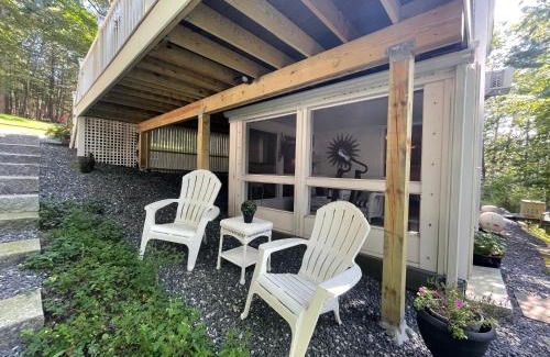 York House | Cozy Harbor Hideaway with Ocean View and Family Amenities