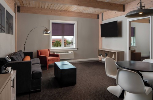 Galveston Hotel | Discover Harbor House at Pier 21: Guest Rated 9.4/10
