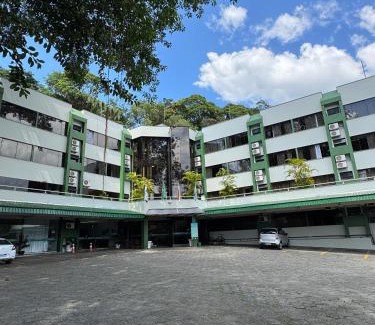 Vila Baependi Hotel | Pet-Friendly Harbor Inn Jaraguá: Family-Ready Getaway