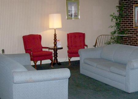 Hawk Run Hotel | Budget-Friendly Harbor Inn: Pet & Child Friendly Retreat