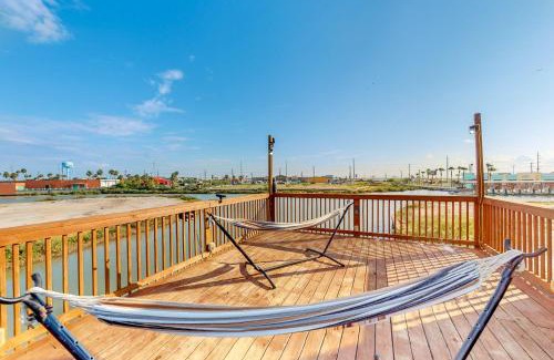 Port Isabel House | Exceptional Harbor Island Retreat - Family Friendly Escape