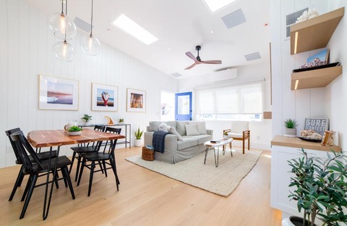 West Newport House | Unforgettable Stay at The Harbor Lookout with Ocean Views