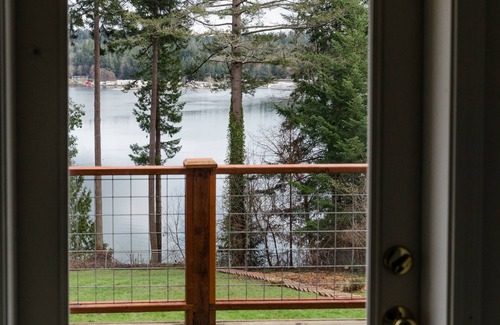 Burley House | Harbor Serenity: Private Water Access with Game Room & Spa