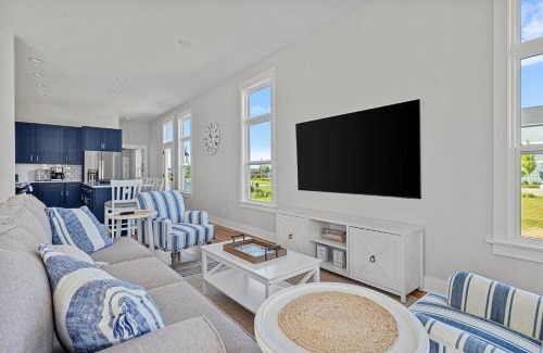 Saint Joseph House | Quaint Harbor Shores Hideaway: Family-Friendly Retreat