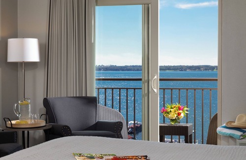 Lake Geneva Hotel | Relax at Harbor Shores on Lake Geneva with Pool and Spa
