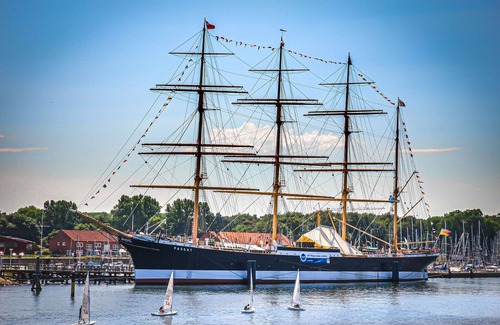 Travemuende Apartment | Harbor View - exclusive vacation apartment at the sailing harbour in the heart of Travemünde