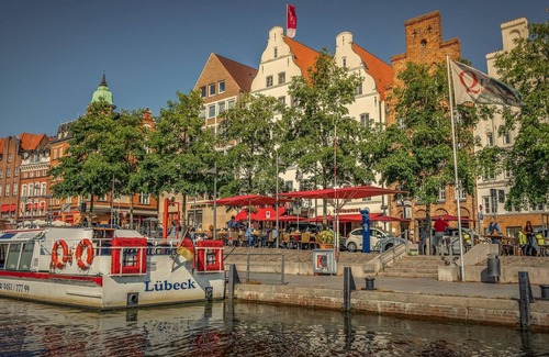Travemuende Apartment | Harbor View - exclusive vacation apartment at the sailing harbour in the heart of Travemünde