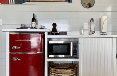 West Mystic Cottage | Experience Harbor View Landing: Family-Friendly Cottage Retreat