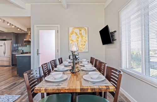 Silver Strand Condo | Stunning Upper Silver Strand Townhouse with Ocean Views