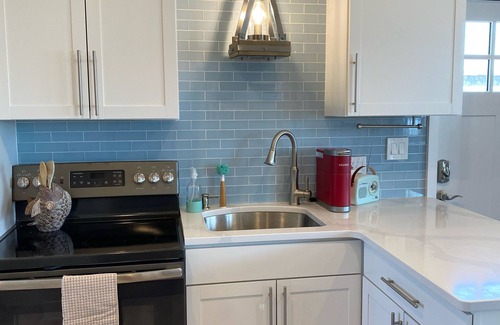Seabrook Apartment | Scenic Waterfront 1 Bedroom with Ocean Views & Spa