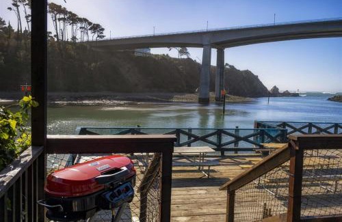 Fort Bragg House | Guest Rated: 10/10 at Harbor Watch Hotel