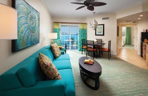 Paradise Island Hotel | Family-Friendly Escape at Harborside Atlantis Resort