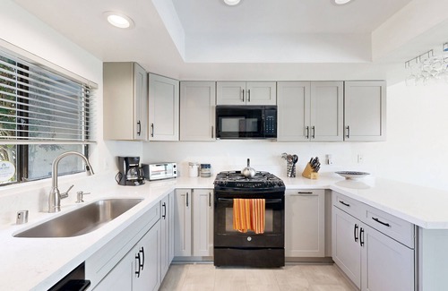 Channel Islands House | Beachside Retreat in Oxnard with Pet-Friendly Amenities