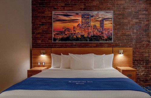 Downtown Boston Hotel | Elegant Harborside Inn of Boston: Eco-Friendly Retreat