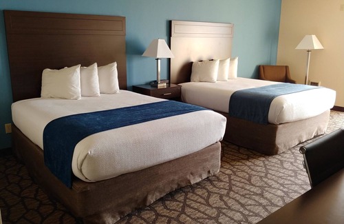 Port Townsend Hotel | Harborside Inn: Family-Friendly Stay with Pool & Spa
