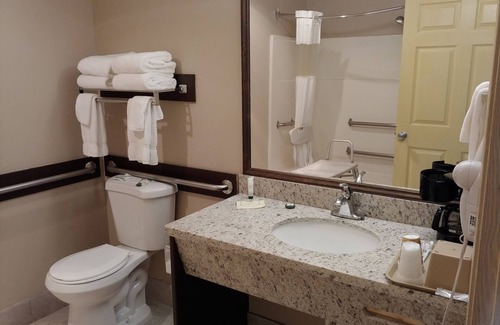 Port Townsend Hotel | Harborside Inn: Family-Friendly Stay with Pool & Spa