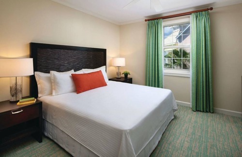 Paradise Island Resort | Discover Harborside Resort at Atlantis: Your Island Retreat