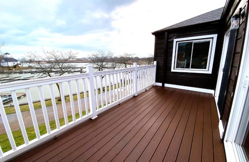 Huron House | Exceptional Harborview 3-6-8 on Main: Child-Friendly Retreat