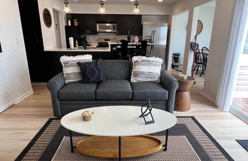 Huron Condo | Kid-Friendly Harborview on Main with Kitchen Amenities