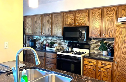 Huron Condo | Family-Friendly Stay at Harborview 3-7-2 on Main - Rated 10/10
