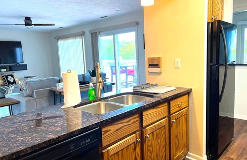 Huron Condo | Family-Friendly Stay at Harborview 3-7-2 on Main - Rated 10/10