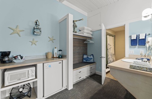 Garibaldi Hotel | Harborview Inn & RV Park: Family-Friendly Retreat Awaits