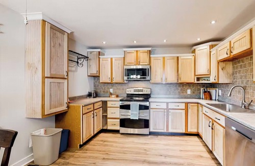 West Boothbay Harbor House | Harborview Perch: Guest Rated 9.8, Relax by the Pool
