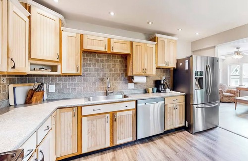 West Boothbay Harbor House | Harborview Perch: Guest Rated 9.8, Relax by the Pool