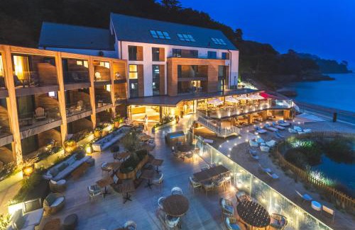 Salcombe Hotel | Discover Harbour Beach Club Hotel & Spa with Oceanfront Bliss