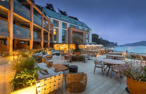 Salcombe Hotel | Discover Harbour Beach Club Hotel & Spa with Oceanfront Bliss