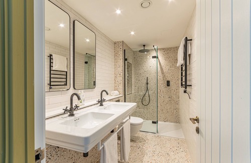 Salcombe Hotel | Discover Harbour Beach Club & Hotel: 4-Star Relaxation Awaits