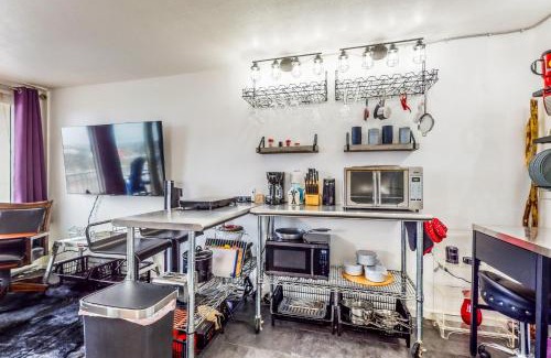 Lenox Park Apartment | Beachfront Retreat at Harbour Beach Resort Unit 516