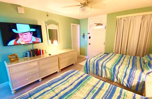 Lenox Park Resort | Oceanfront Retreat at Harbour Beach Resort 811 - Guest Rated 9/10