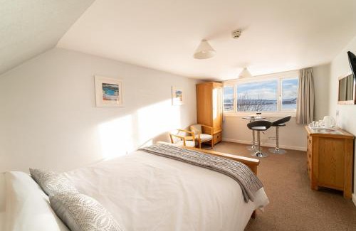 Tobermory House | Cozy Harbour Guest House - Family-Friendly Retreat Awaits