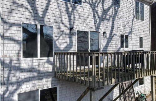 Narragansett House | Pet-Friendly Harbour Hideaway for Family Getaways
